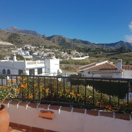 Bonita Villa En Nerja Casa Palomas Экстерьер фото