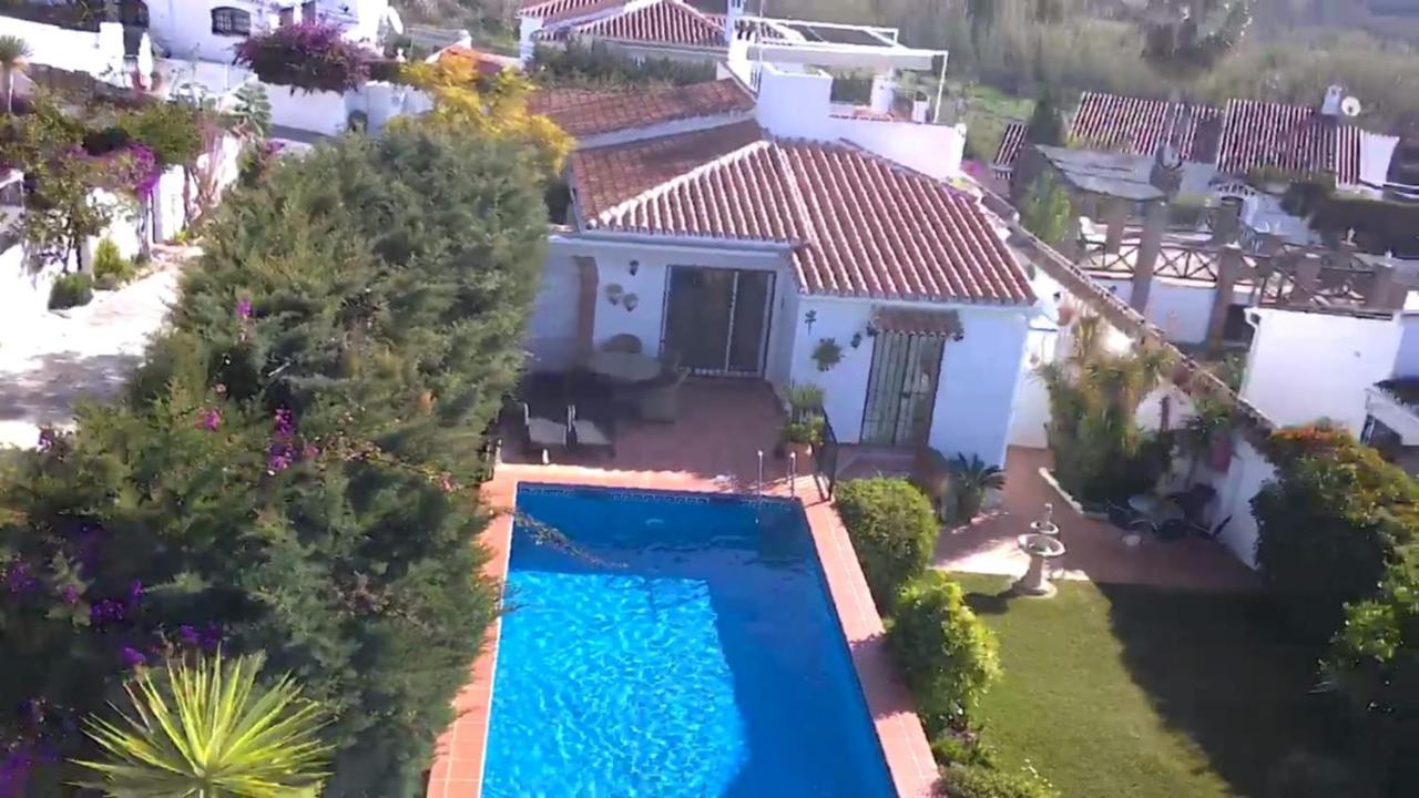 Bonita Villa En Nerja Casa Palomas Экстерьер фото